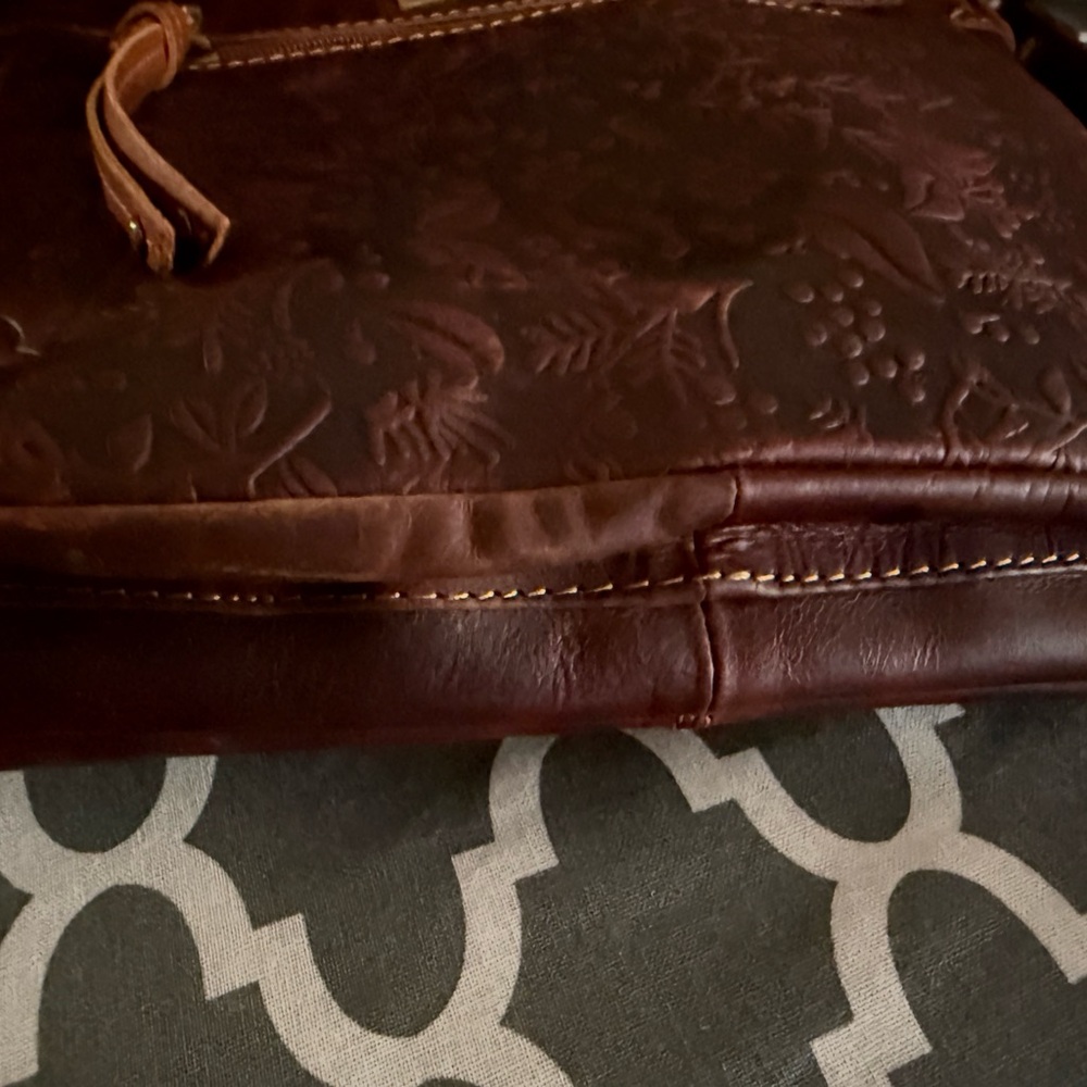 Valenchi Leather Crossbody with Embossed Floral Panel - Picture 5 of 9